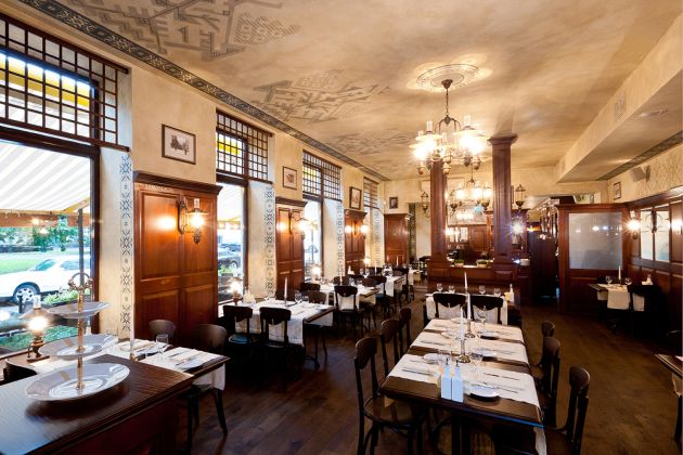 "Melnā Kaķa Mājas Restorāns"