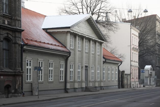 Ēka Lāčplēša ielā 55, Rīgā 